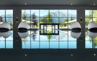 Interalpen-Hotel Tyrol, Pool mit Panorama - Fünf-Sterne-Superior-Hotel, uschi liebl pr