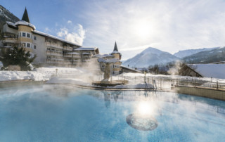 Aussenaufnahme Winter - Posthotel Achenkirch; Fünf-Sterne-Hotel, Pressearbeit uschi liebl pr