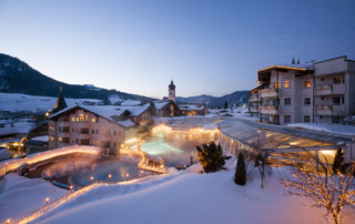 Aussenaufnahme Winter - Posthotel Achenkirch; Fünf-Sterne-Hotel, Pressearbeit uschi liebl pr
