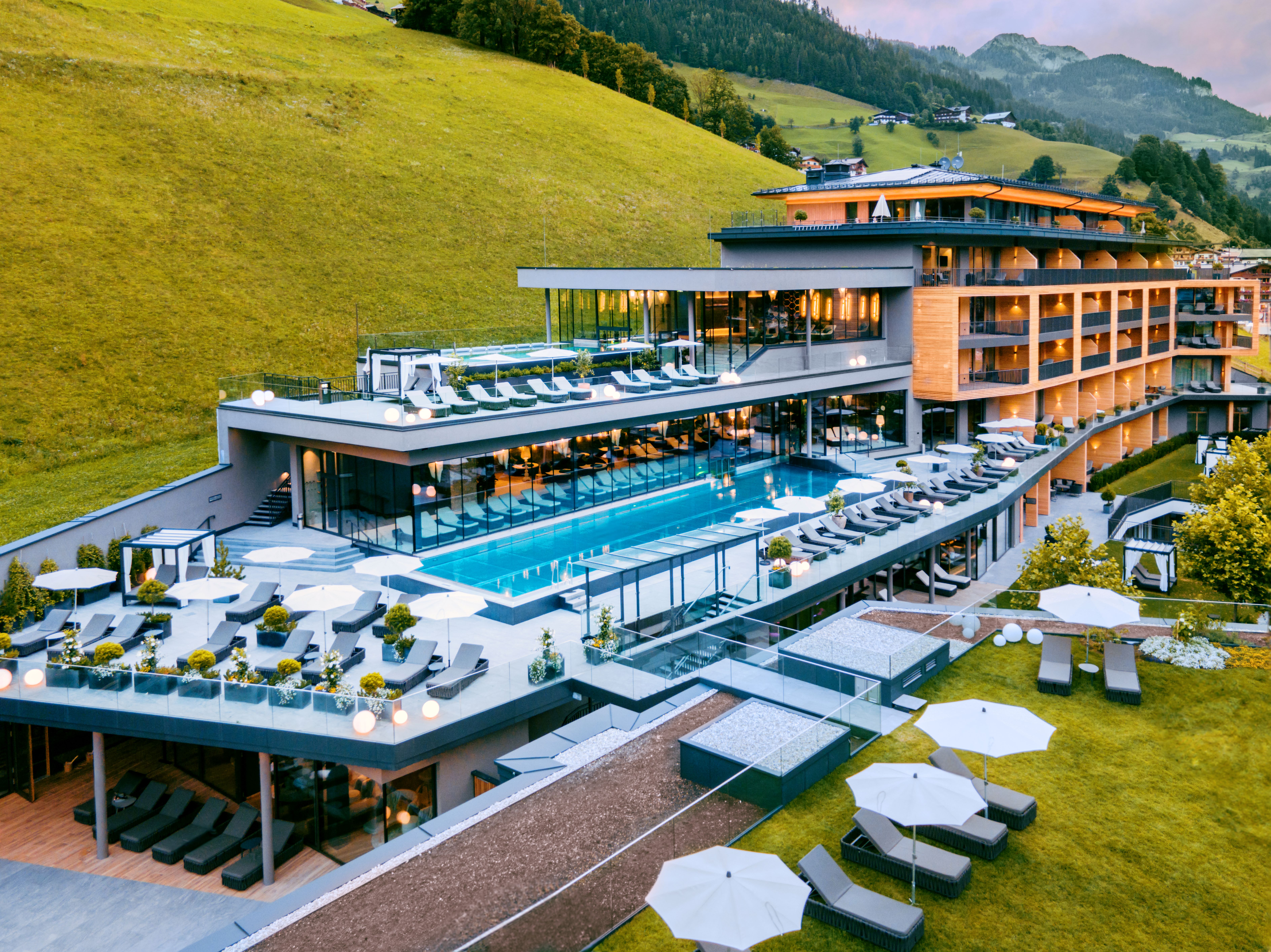 DAS EDELWEISS Salzburg Mountain Resort - Außenansicht
