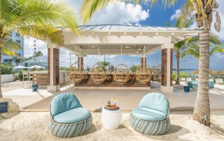 Sandals Royal Bahamian, Coconut Grove Beach Bar